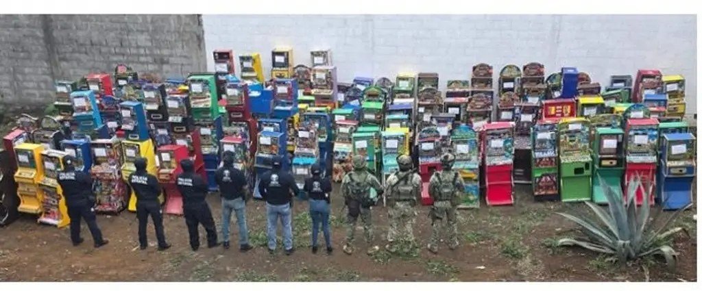 Decomisan máquinas tragamonedas en mercado de Córdoba; ciudadanos se dicen inconformes